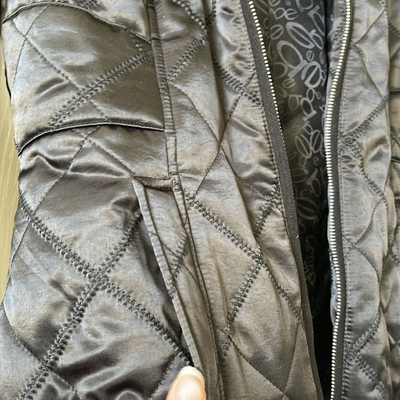 Bebe Puff Jacket wit fur lined hood. - Picture 4 of 12